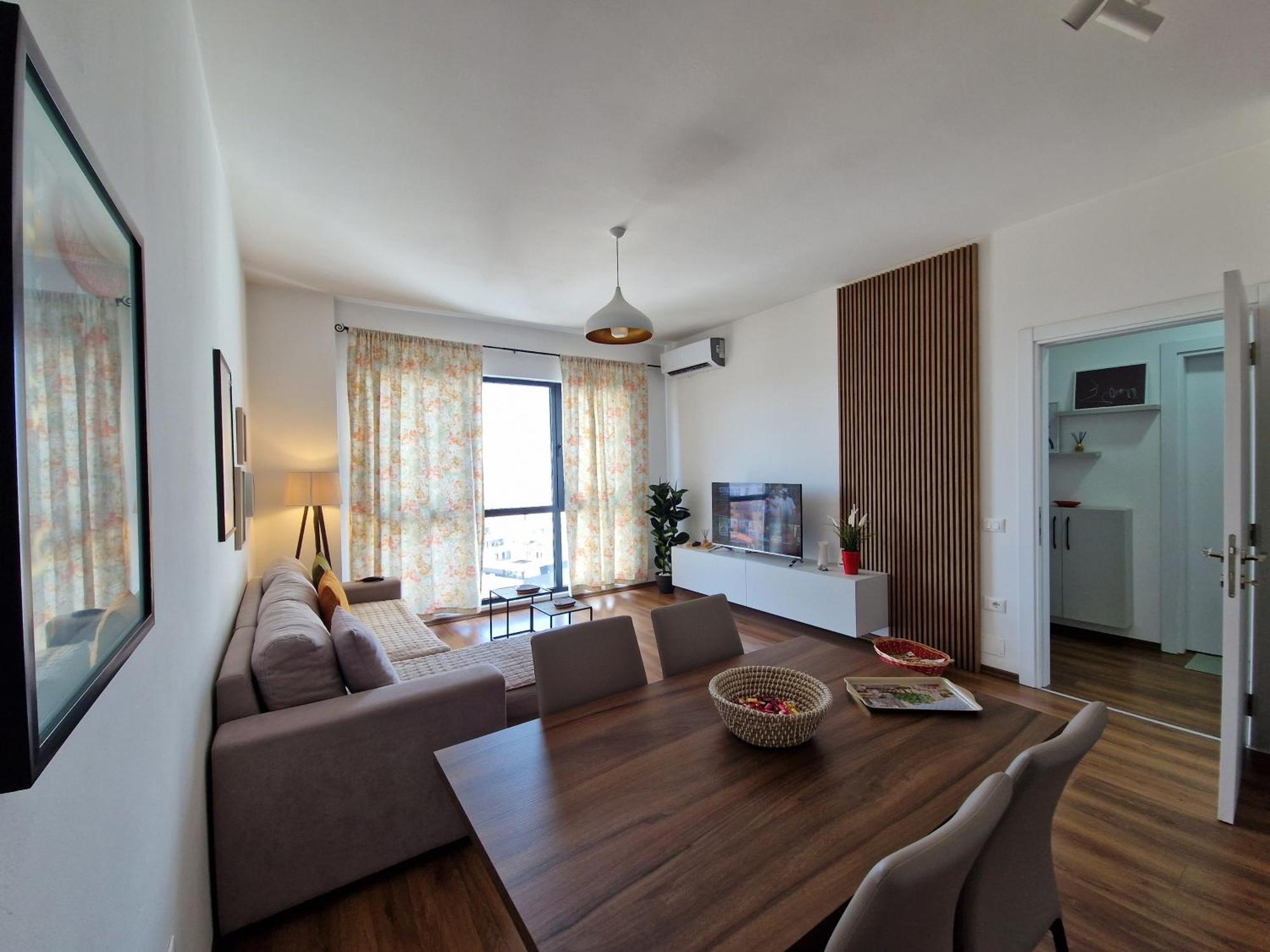 Red & White Palace Apartment Тирана Екстер'єр фото